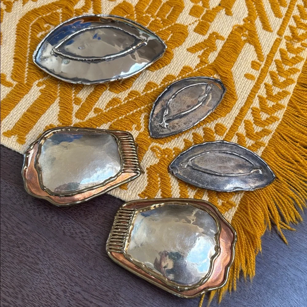 Lot of 5 Handmade Metal Belt Buckles and 3 Woven Sashes - Picture 12 of 12